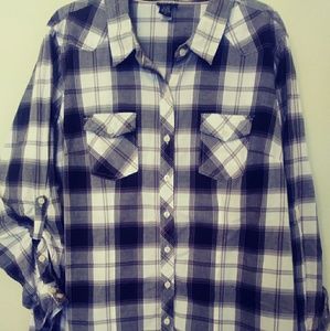 Torrid Size 3 Plaid Button Down Shirt